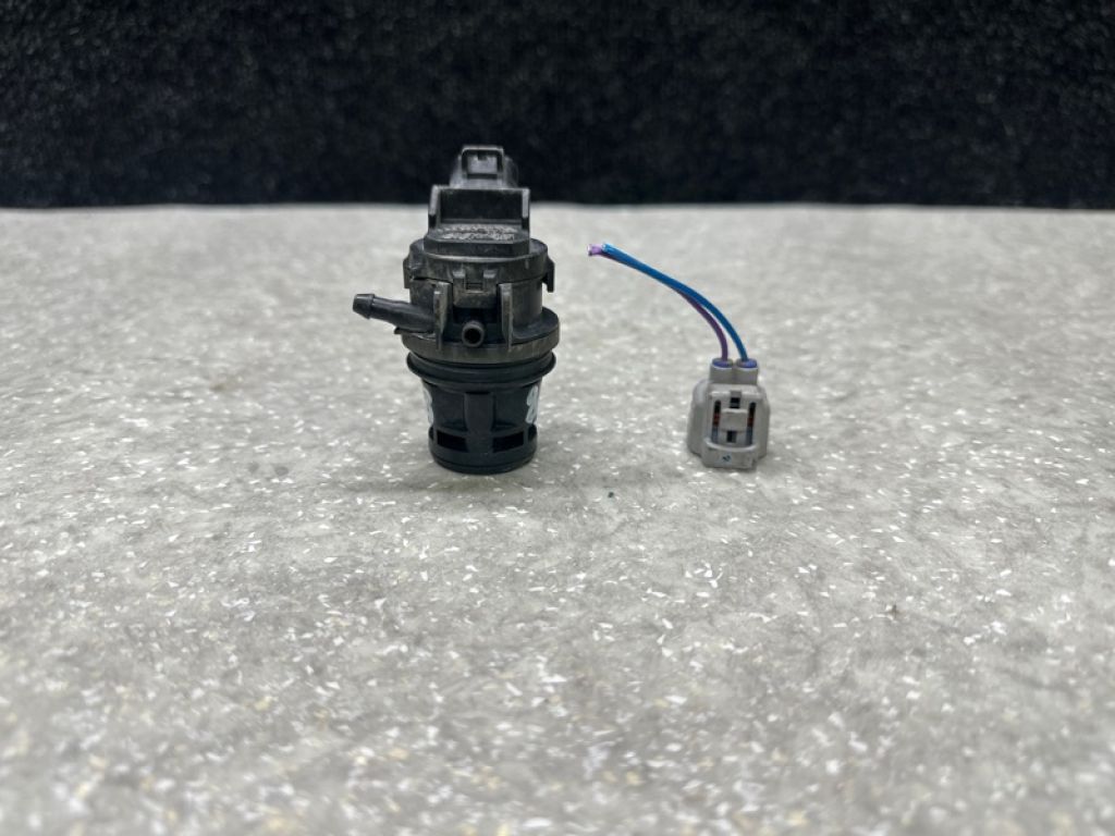85330-60160 | Насос омывателя стекла TOYOTA PRIUS - 30 09-17