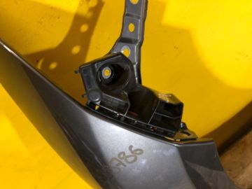 Кронштейн переднего бампера (на крыле) прав. LEXUS LS500 18-