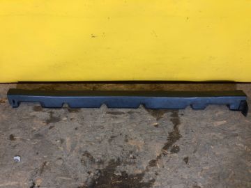 Накладка порогу зовнішня лів. HYUNDAI KONA OS 17-23