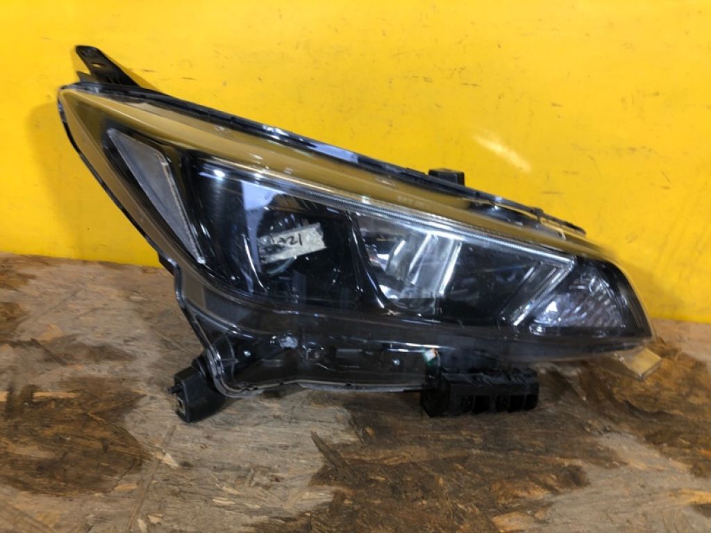 26010-5SH0A | Фара прав. NISSAN LEAF 18-