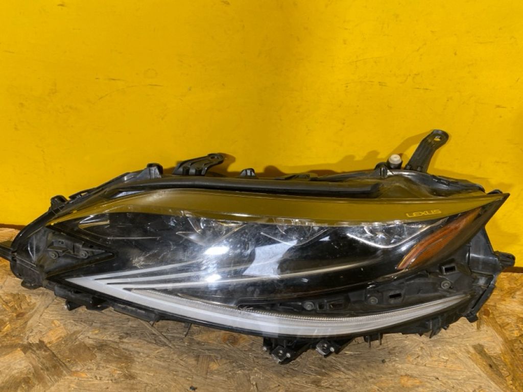 81185-50C20 | Фара лів. LEXUS LS500 18-