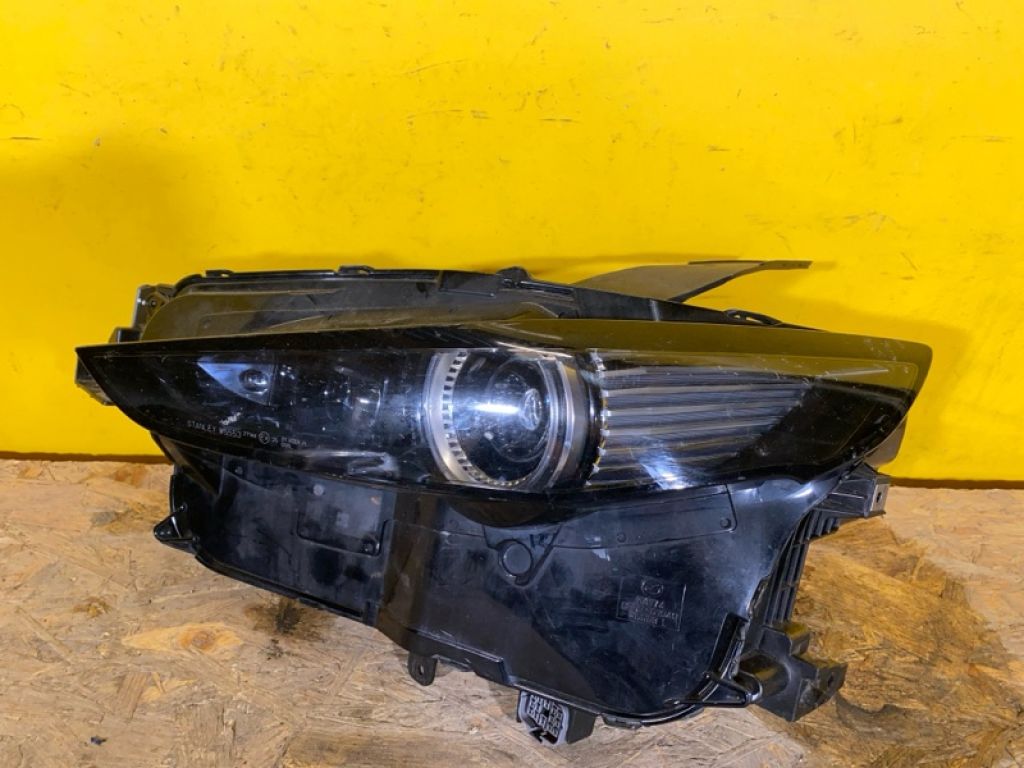 DGH9-51-040A | Фара лів. MAZDA CX-30 19-