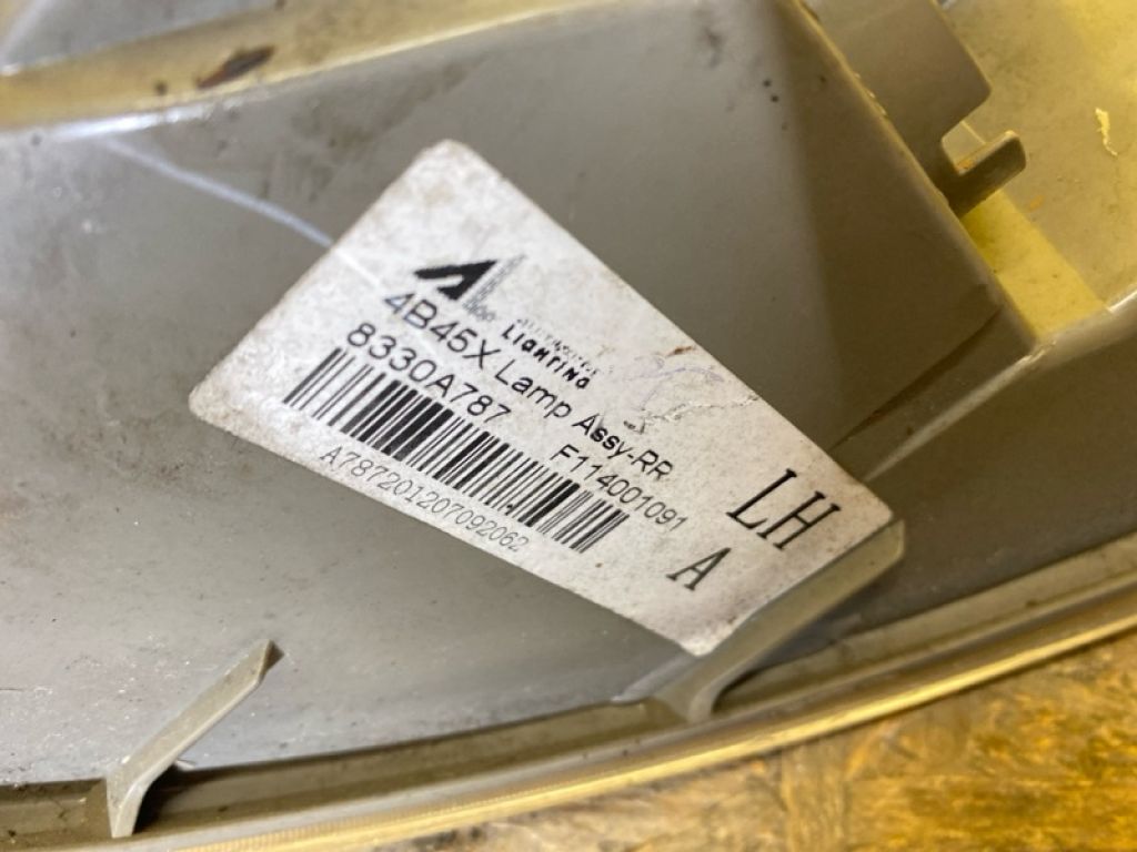 8330A805 | Ліхтар зовнішній лів. MITSUBISHI OUTLANDER GF 12- - Фото 8