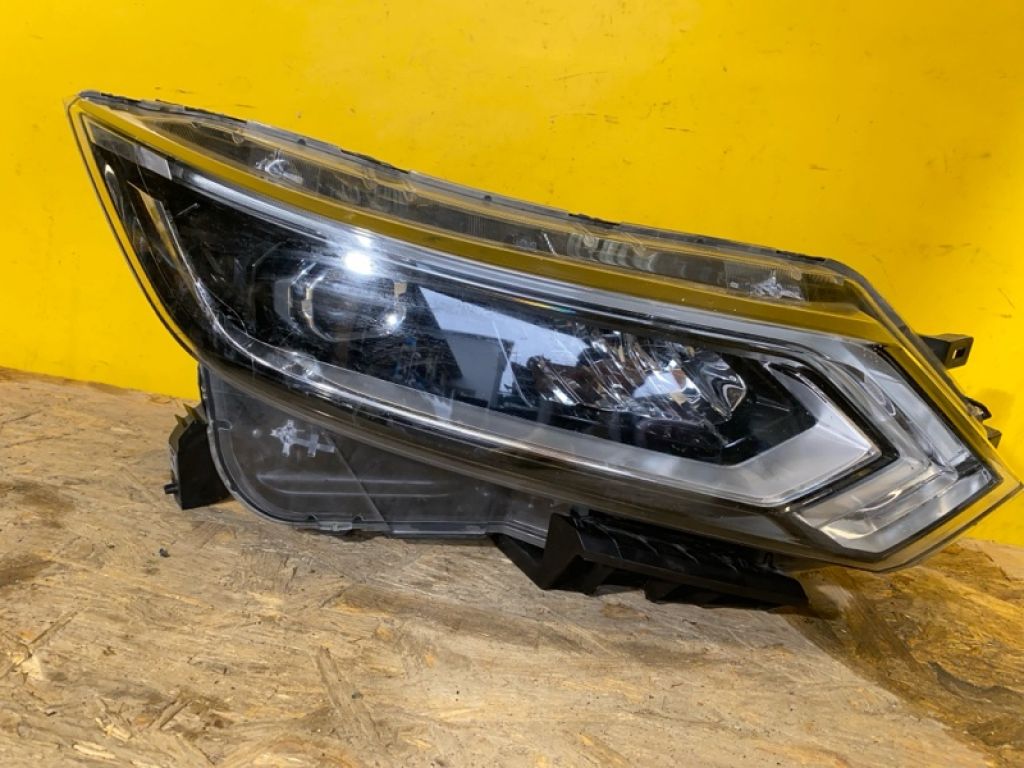 26010-6MR0A | Фара прав. NISSAN QASHQAI/ROGUE SPORT 14-