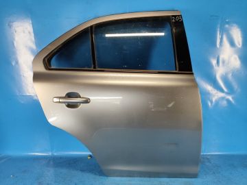 Двері задн. прав. SUZUKI KIZASHI 09-14