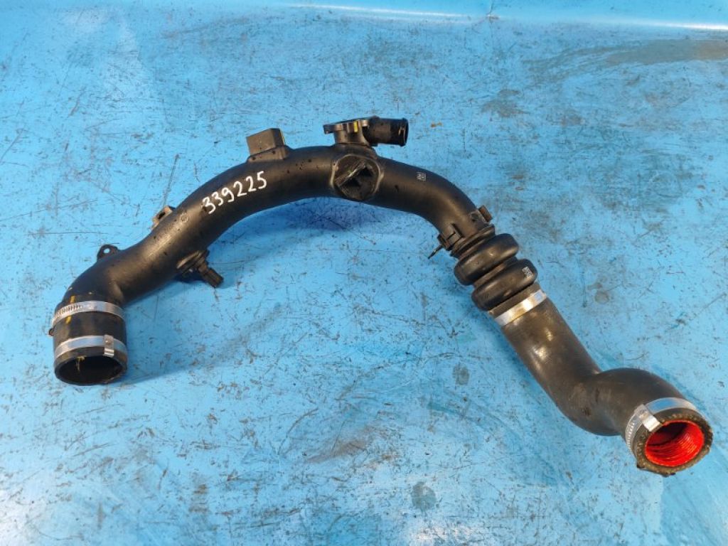 F1FZ-6C64-6A | Патрубок интеркулера FORD ESCAPE 12-19