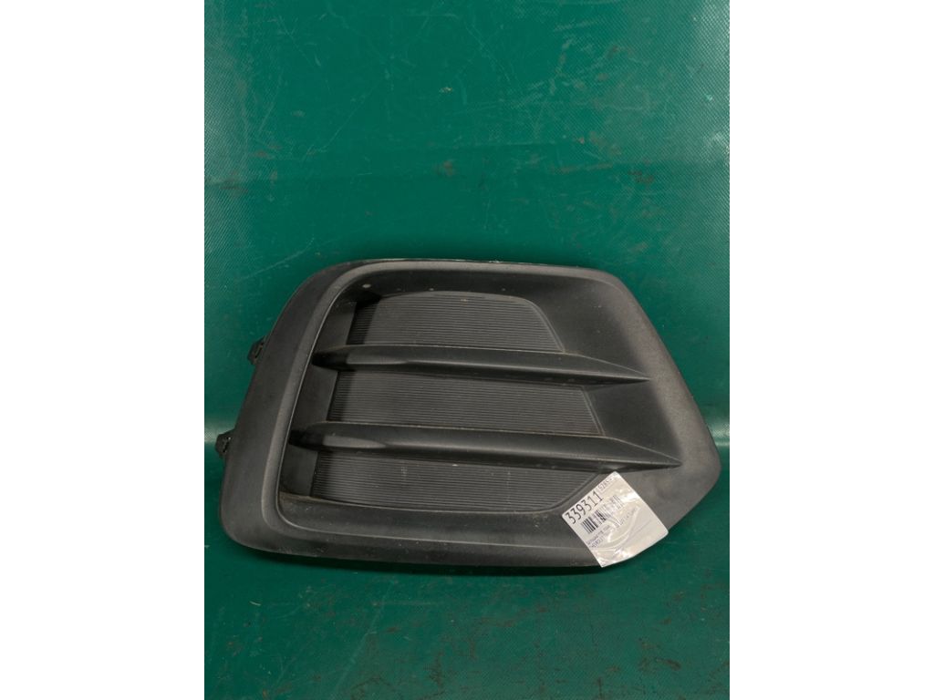 42537708 | Заглушка протитуманних фар прав. CHEVROLET TRAX 16-22