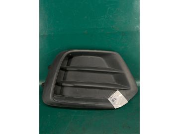 Заглушка протитуманних фар прав. CHEVROLET TRAX 16-22