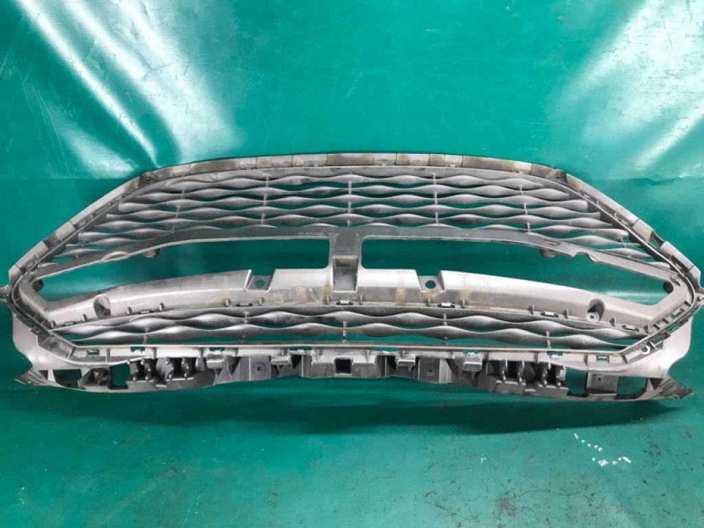 86561-4R000 | Решітка переднього бампера HYUNDAI SONATA YF 10-14