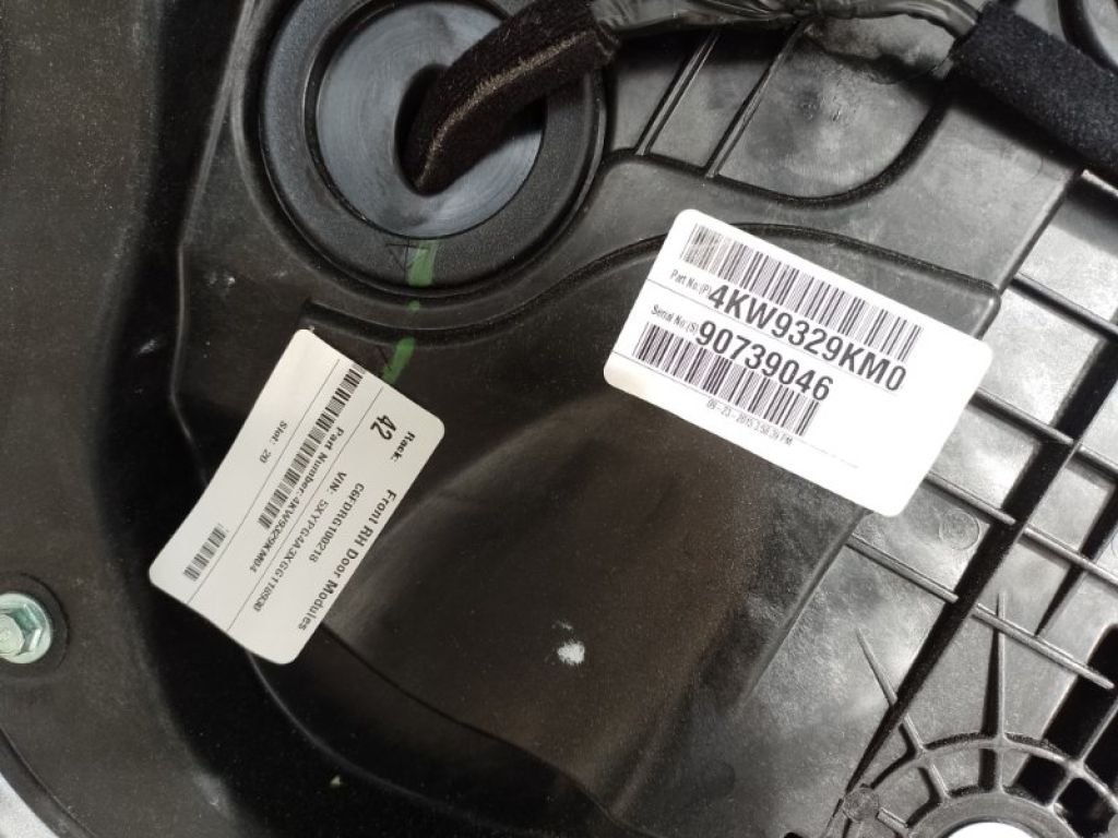 76004-C6000 | Дверь передн. прав. KIA SORENTO UM 14- - Фото 10