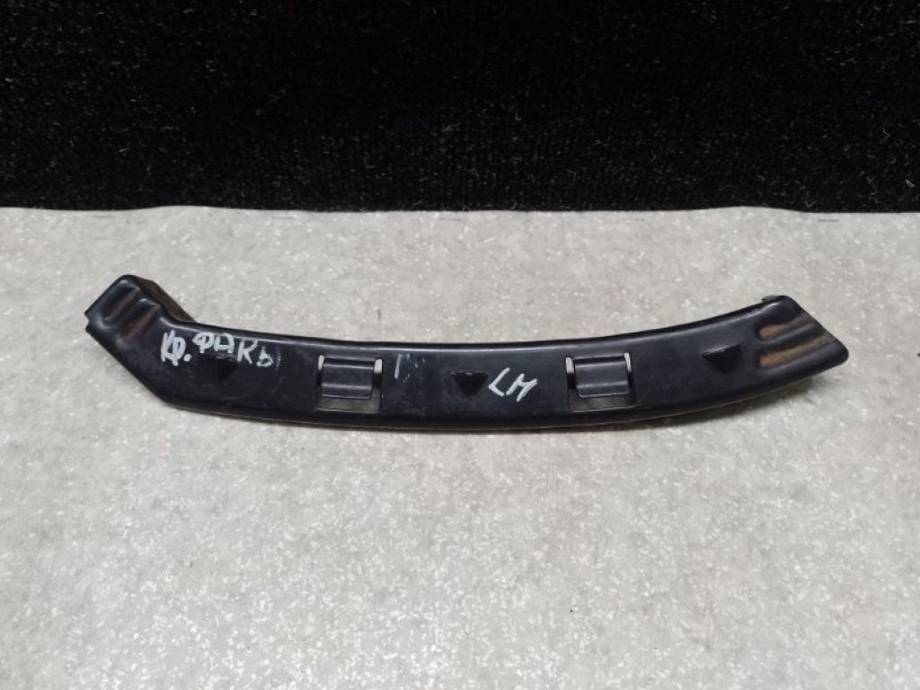 86517-3X000 | Кронштейн переднего бампера (под фарой) лев. HYUNDAI ELANTRA MD 10-15