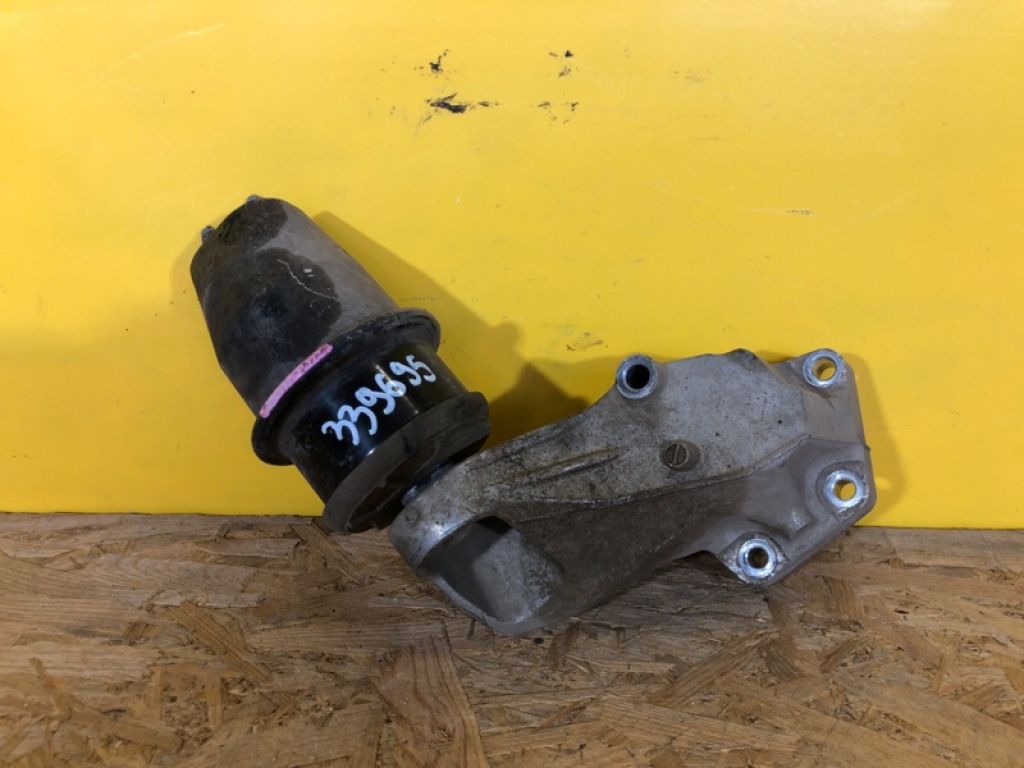 12315-31220 | Подушка двигуна лів. LEXUS LS500 18-