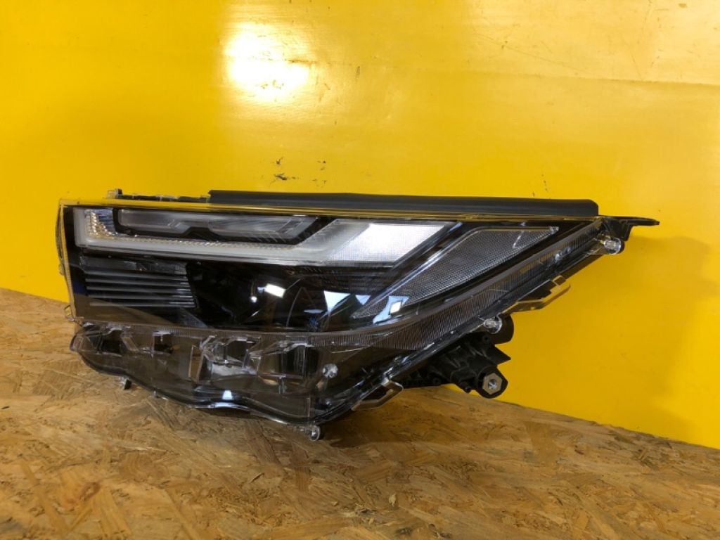 81185-42G10 | Фара лів. TOYOTA RAV4 18- - Фото 4