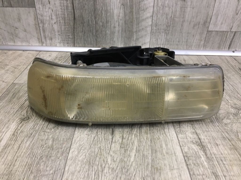 16526134 | Фара прав. CHEVROLET SUBURBAN 00-06