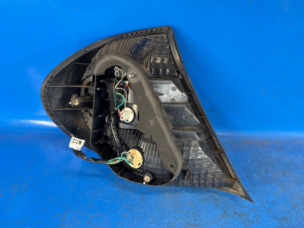 81551AA050 | Ліхтар зовнішній прав. TOYOTA CAMRY 30 02-06 - Фото 4