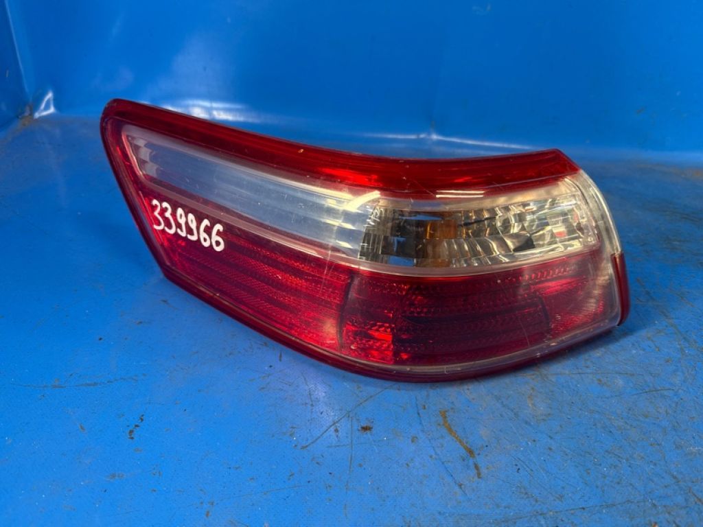 8156006240 | Фонарь наружный лев. TOYOTA CAMRY 40 06-11