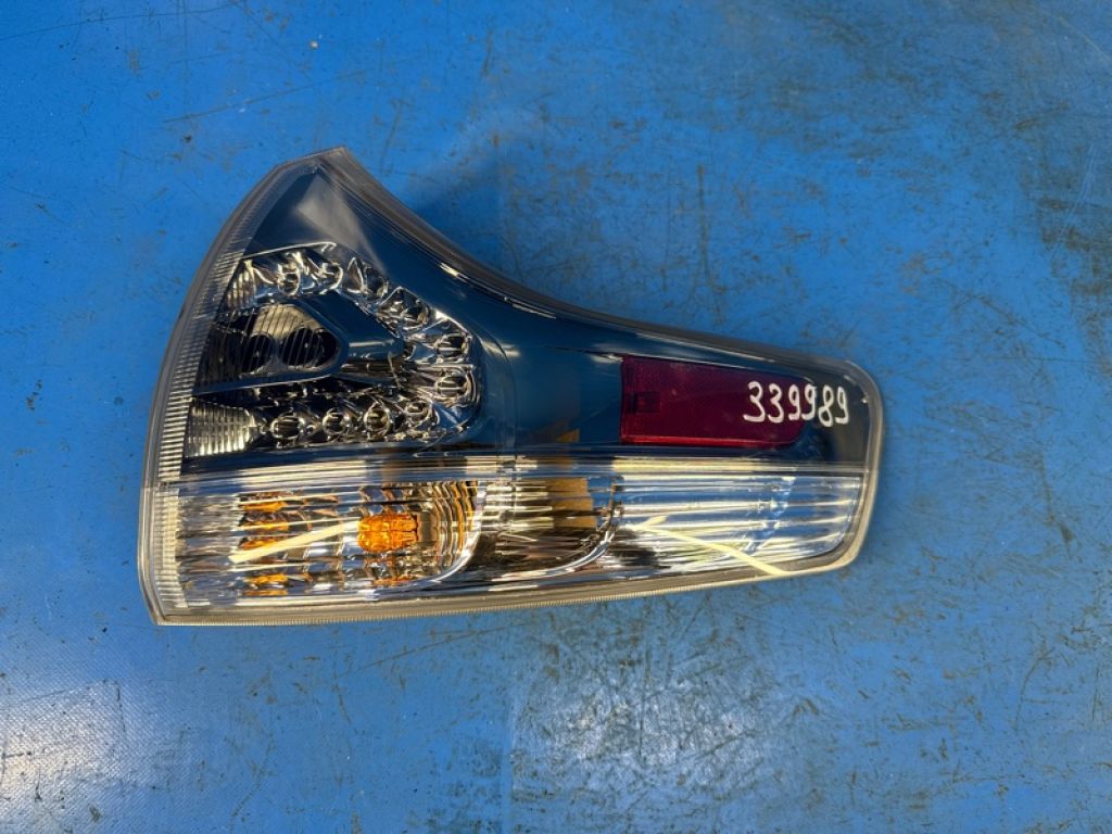 8155008040 | Фонарь наружный прав. TOYOTA SIENNA 11-16