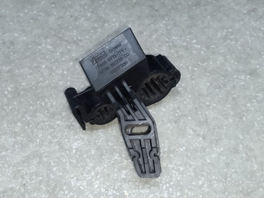 31267980 | Кронштейн VOLVO XC70 07-16