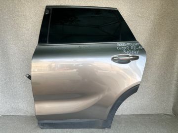 Двері задн. лів. KIA SORENTO UM 14-