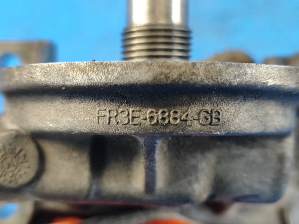 FR3Z-6881-J | Кронштейн масляного фильтра FORD MUSTANG 15- - Фото 6