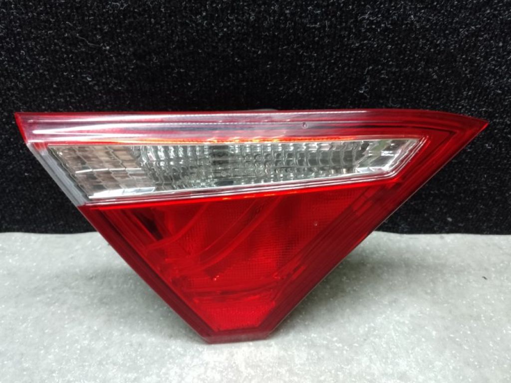 81590-06410 | Фонарь внутренний лев. TOYOTA CAMRY 55 14-17
