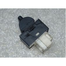 Кнопка стеклоподъемника задн. NISSAN FRONTIER 04-21