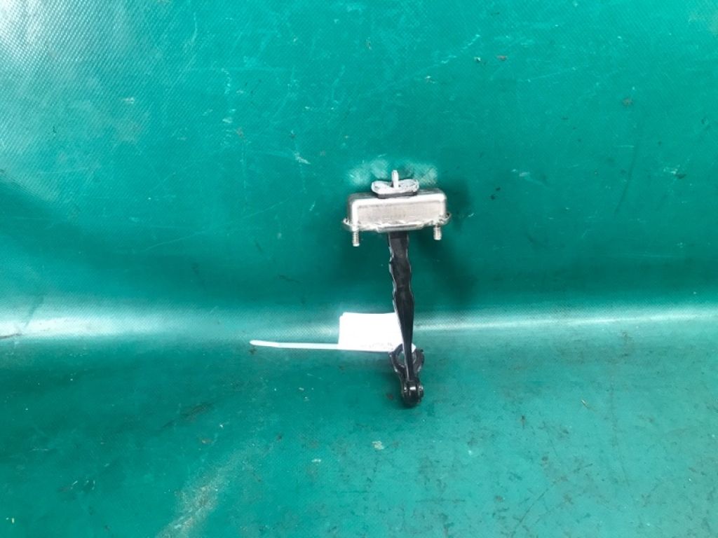 82430-4CL0A | Обмежувач дверей задн. прав. NISSAN X-TRAIL/ROGUE T32 13-20 - Фото 2