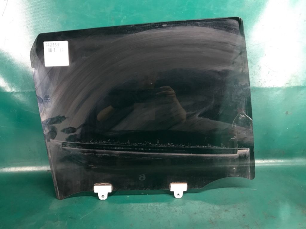 82300-1KA1B | Скло дверей задн. прав. NISSAN JUKE 10-19