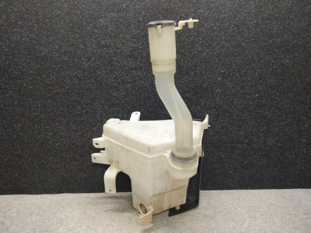 85315-60300 | Бачок омывателя TOYOTA LAND CRUISER PRADO 120 02-09