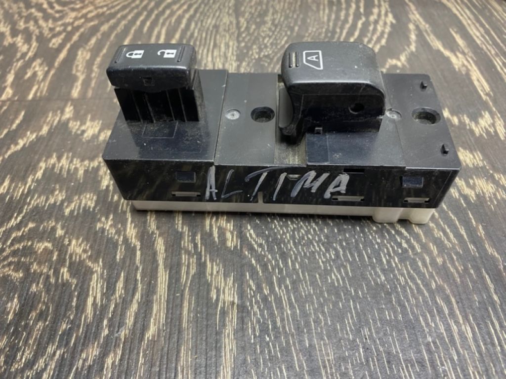 25411-JA02A | Кнопка склопідіймача передн. прав. NISSAN ALTIMA L32 07-12