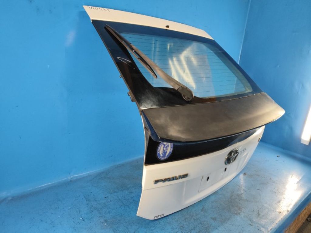 67005-47251 | Кришка багажника TOYOTA PRIUS - 30 09-17 - Фото 2