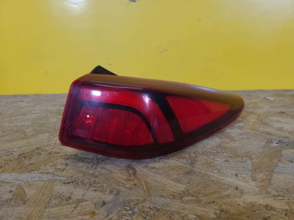 92402-J9510 | Ліхтар зовнішній прав. HYUNDAI KONA OS 17-23