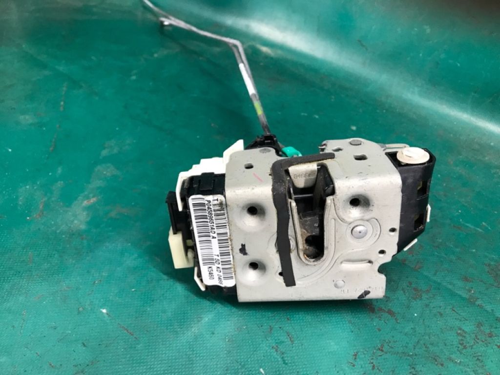4589651AD | Замок двері задн. лів. JEEP PATRIOT 10-17