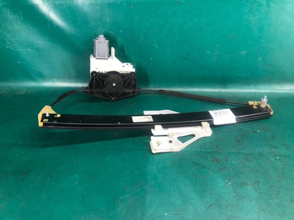 8R0 839 461 D | Стеклоподъемник задн. лев. AUDI Q5 08-16
