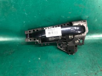 Ручка двері зовнішня задн. лів. AUDI Q5 08-16