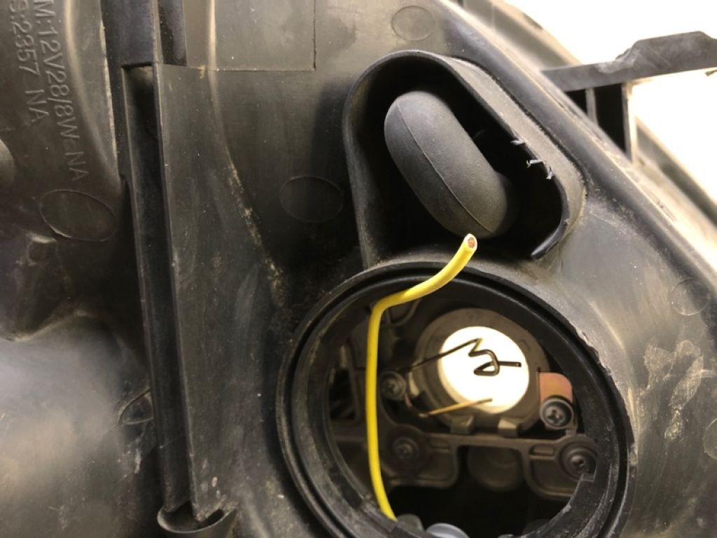 921014J000 | Фара лів. HYUNDAI ENTOURAGE 06-09 - Фото 10