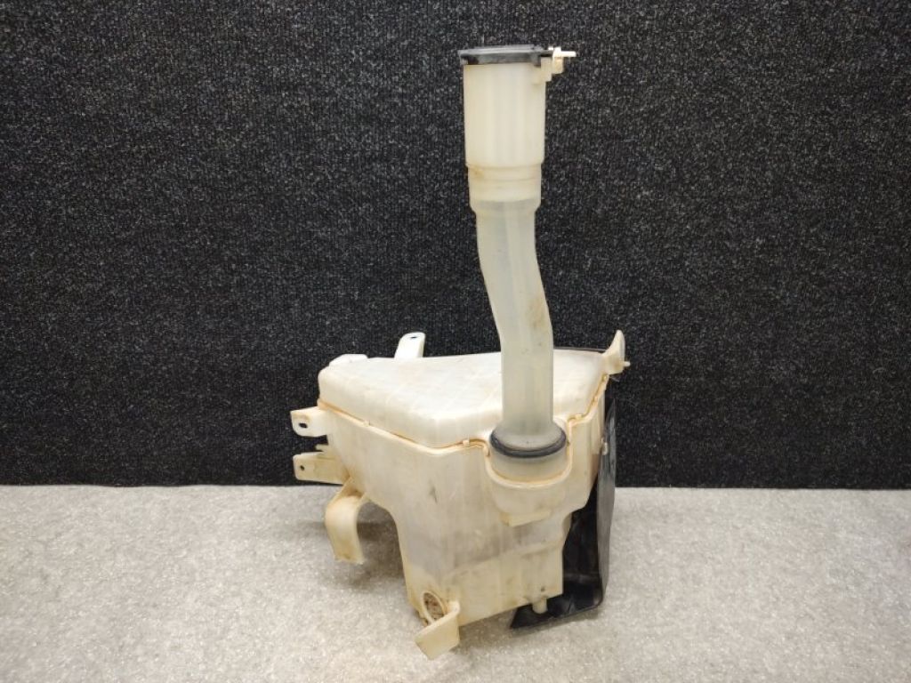 85315-60300 | Бачок омывателя TOYOTA LAND CRUISER PRADO 120 02-09