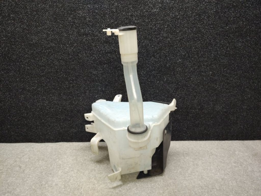 85315-60300 | Бачок омывателя TOYOTA LAND CRUISER PRADO 120 02-09