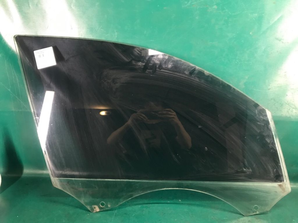 8R0 845 202 D | Скло дверей передн. прав. AUDI Q5 08-16