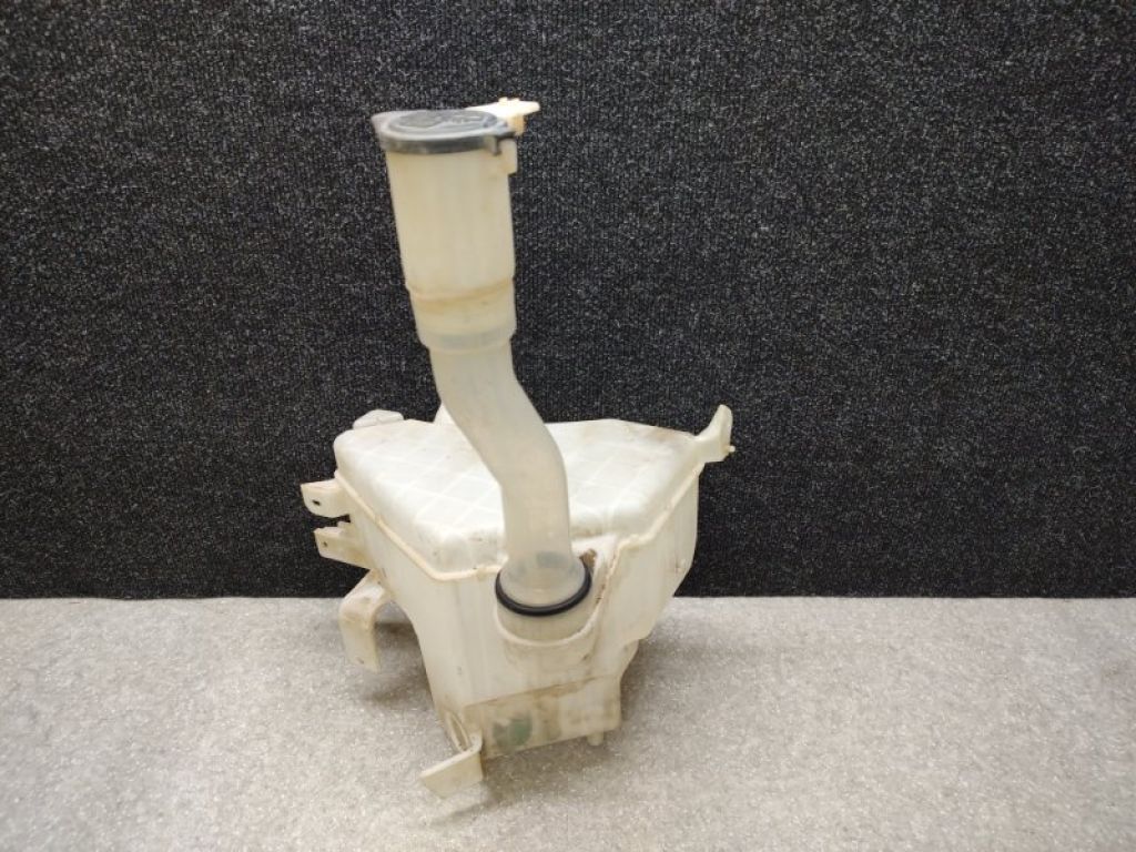 85315-60300 | Бачок омывателя TOYOTA LAND CRUISER PRADO 120 02-09