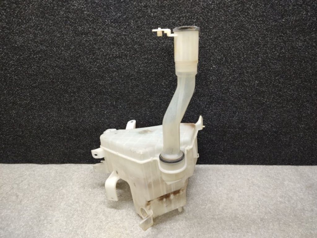 85315-60300 | Бачок омывателя TOYOTA LAND CRUISER PRADO 120 02-09