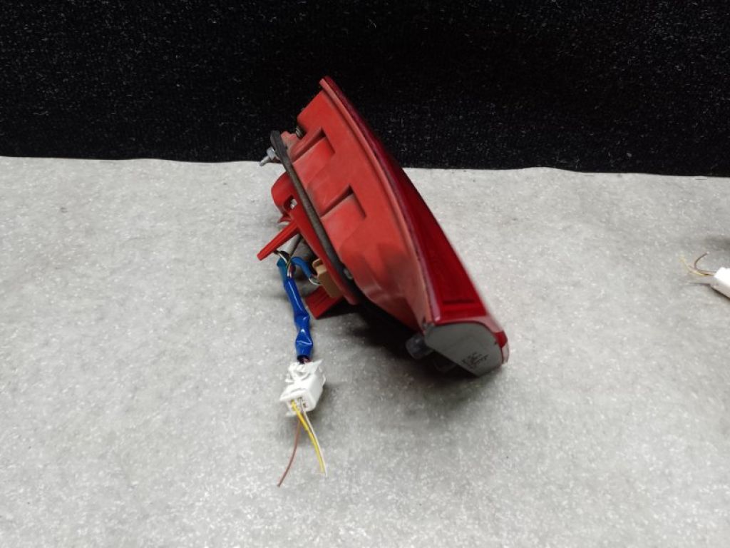 81591-33150 | Ліхтар внутрішній лів. LEXUS ES350 06-12 - Фото 2