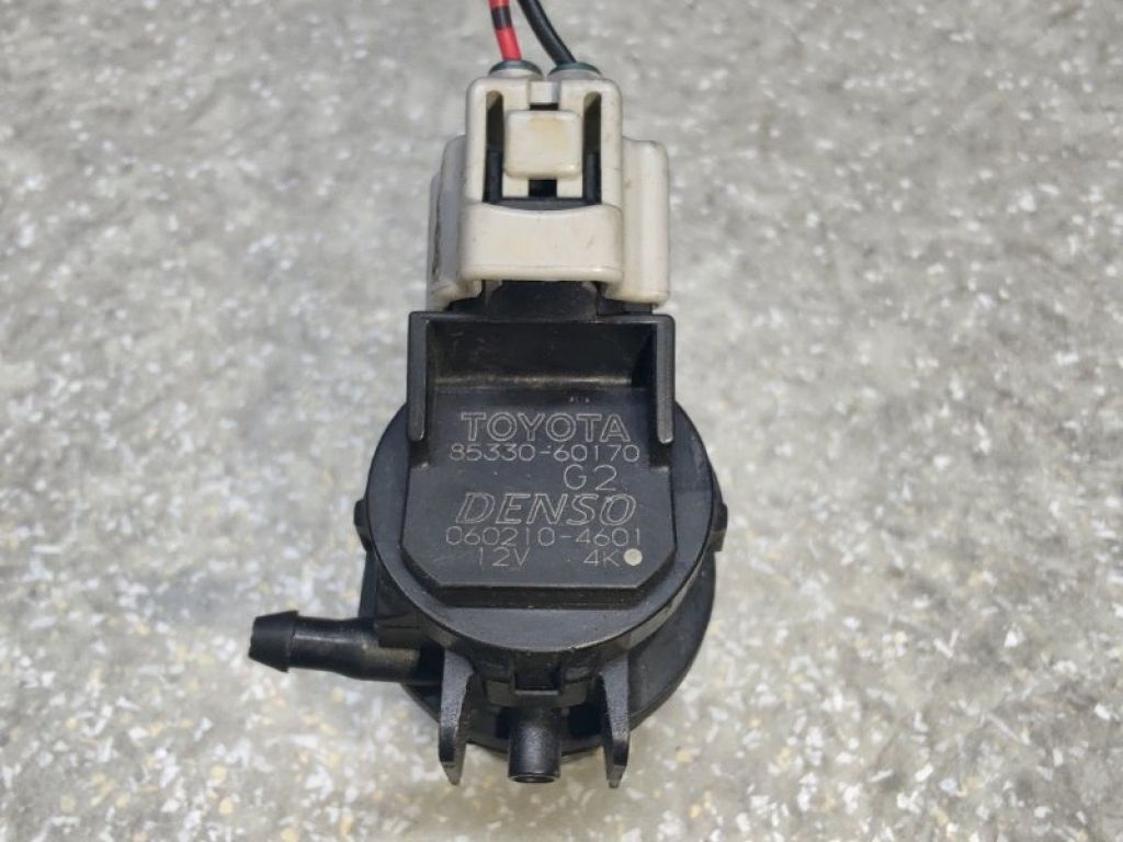 85330-60170 | Насос омывателя стекла передн. TOYOTA LAND CRUISER PRADO 120 02-09