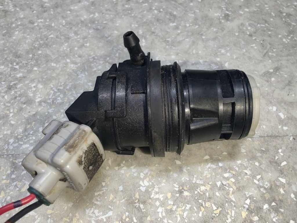 85330-60170 | Насос омивача скла передн. TOYOTA LAND CRUISER PRADO 120 02-09
