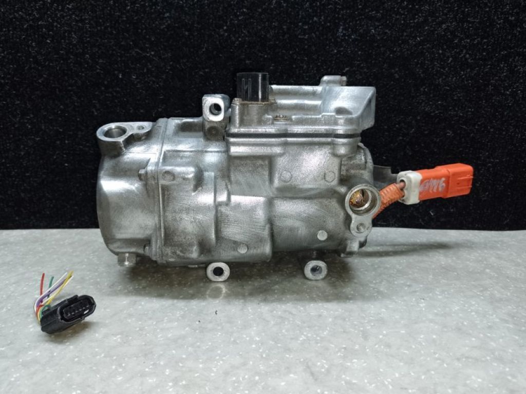 88370-76010 | Компрессор кондиционера LEXUS CT200 11-17 - Фото 2
