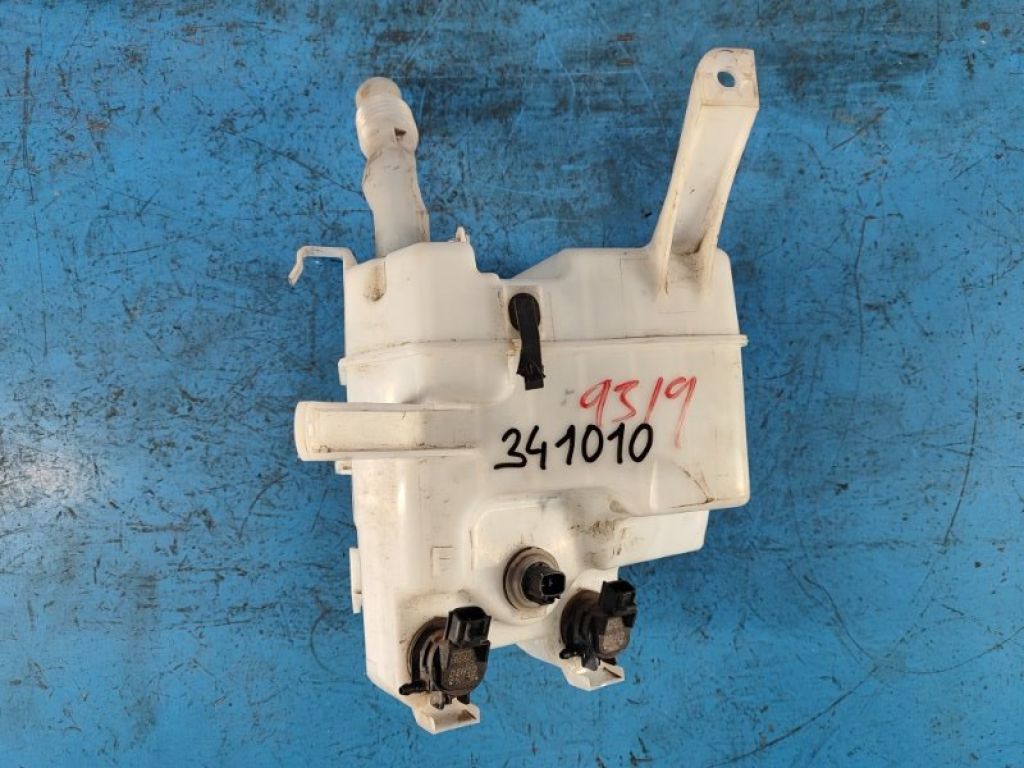8531576020 | Бачок омивача LEXUS CT200 11-17