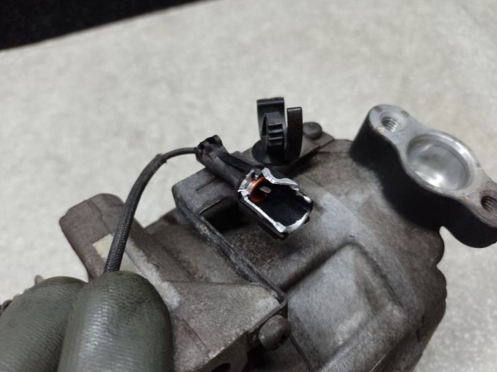 73111SA001 | Компресор кондиціонера SUBARU FORESTER SG 02-07 - Фото 7