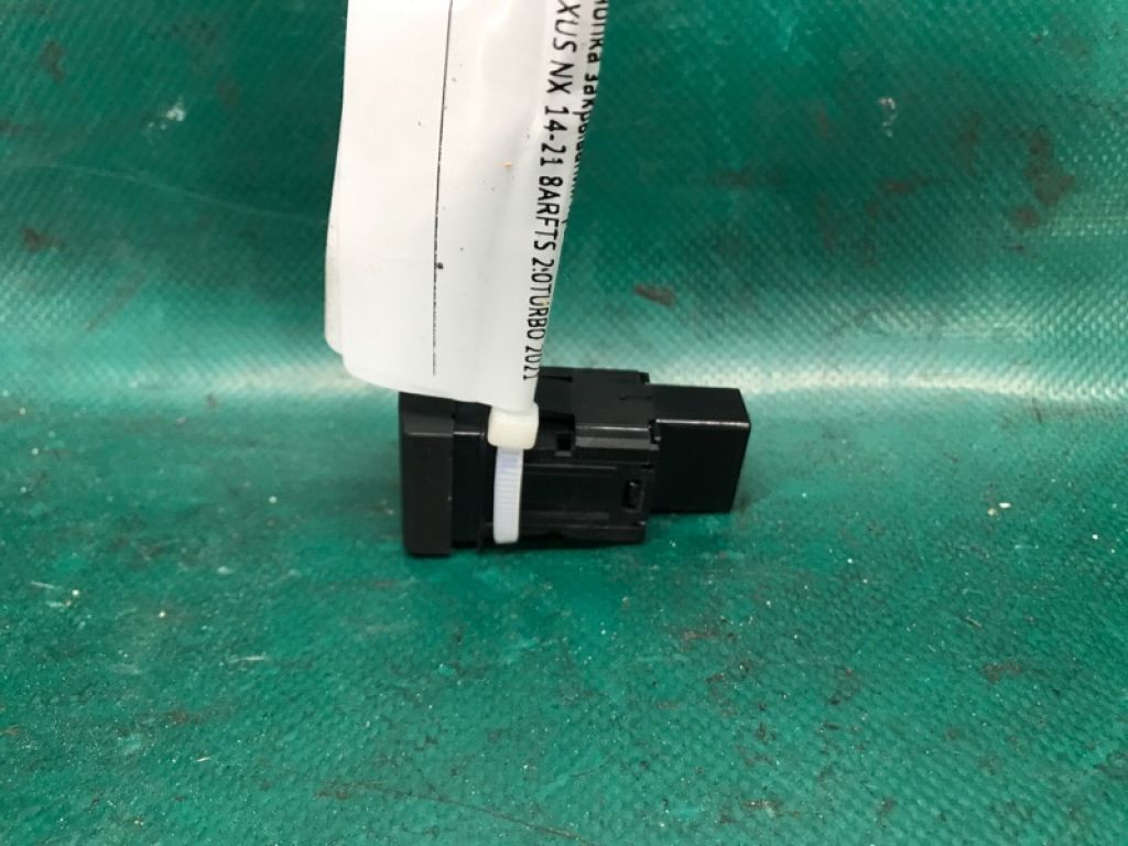 84930-78020 | Кнопка закрывания крышки багажника задн. LEXUS NX 14-21 - Фото 2