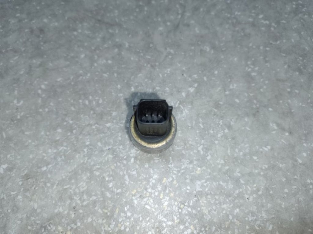 HG1Z-19D594-A | Датчик тиску кондиціонера FORD FOCUS 10-18 - Фото 2