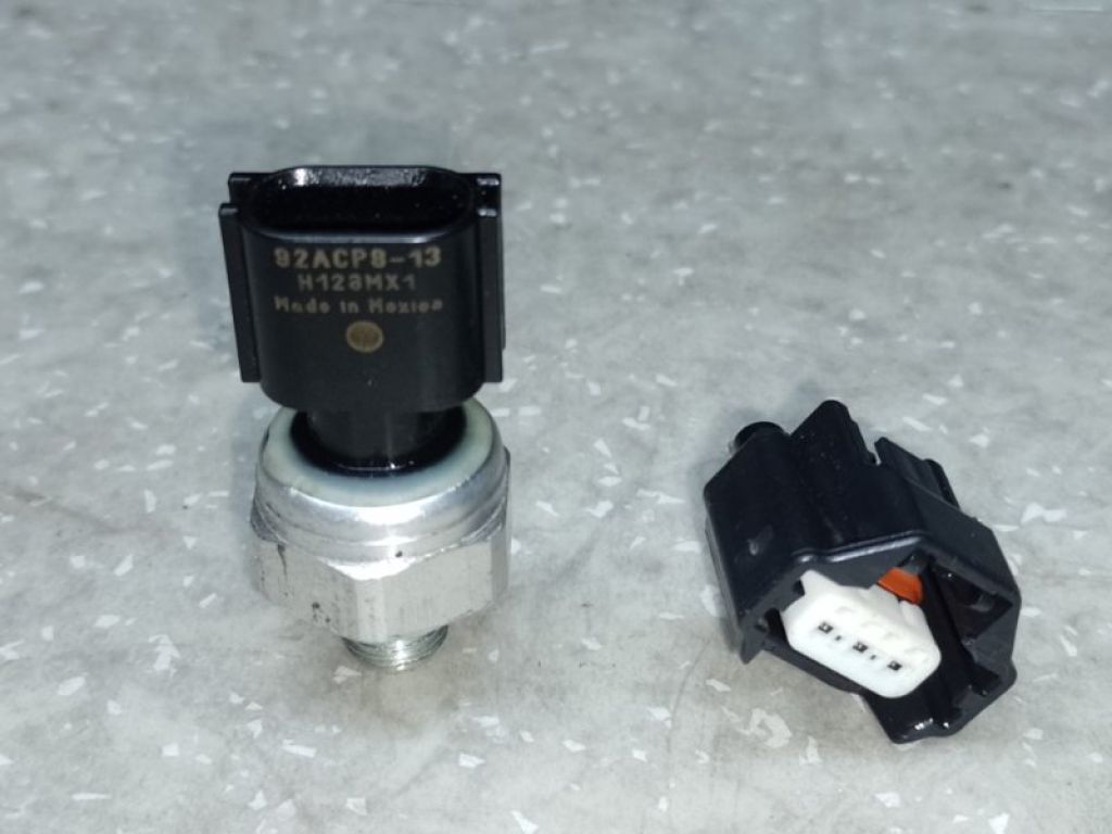 BDGF-61-4F1A | Датчик давления кондиционера MAZDA CX-30 19-